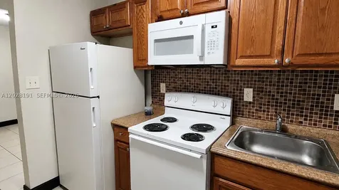877 NW 10th Street Florida City FL 33034