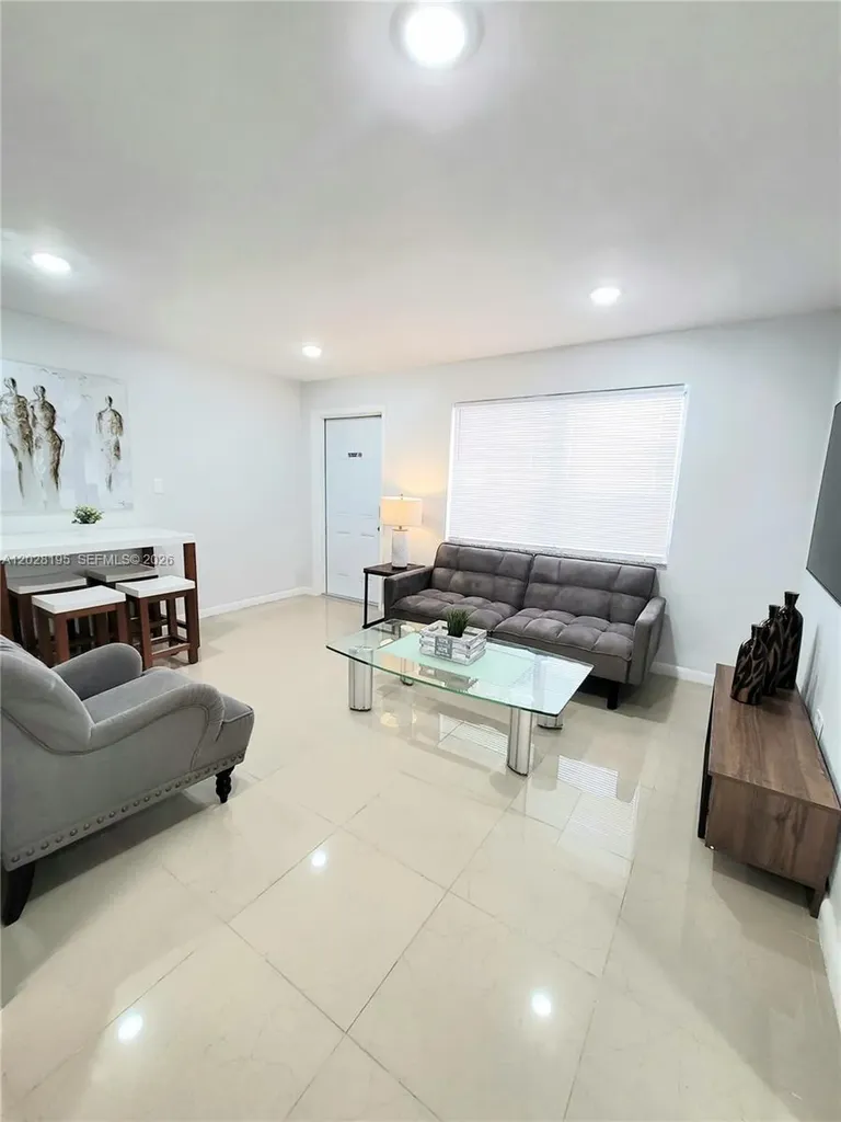 1723 Wiley Street Hollywood FL 33020