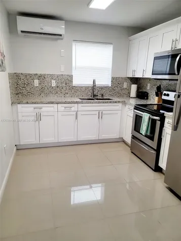 1723 Wiley Street Hollywood FL 33020