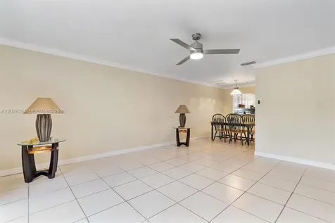 9942 NW 10th Street Pembroke Pines FL 33024