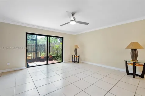 9942 NW 10th Street Pembroke Pines FL 33024