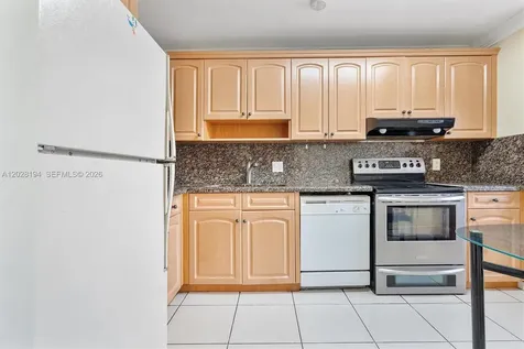 9942 NW 10th Street Pembroke Pines FL 33024
