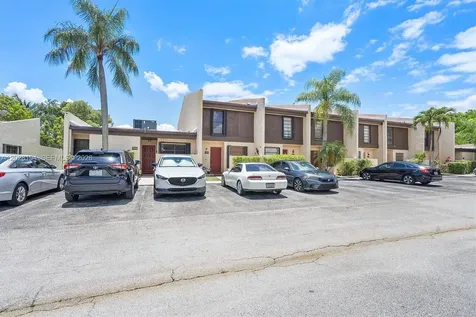 9942 NW 10th Street Pembroke Pines FL 33024