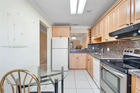9942 NW 10th Street Pembroke Pines FL 33024