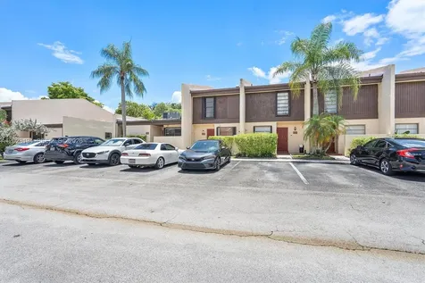 9942 NW 10th Street Pembroke Pines FL 33024