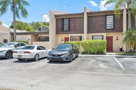 9942 NW 10th Street Pembroke Pines FL 33024