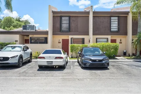 9942 NW 10th Street Pembroke Pines FL 33024