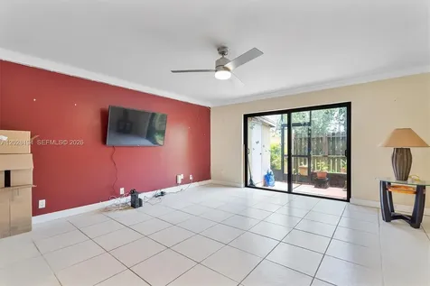 9942 NW 10th Street Pembroke Pines FL 33024