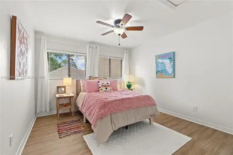 940 Augusta Naples FL 34113
