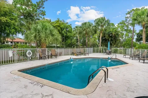940 Augusta Naples FL 34113