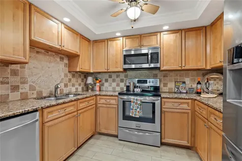 940 Augusta Naples FL 34113