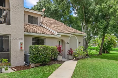 940 Augusta Naples FL 34113