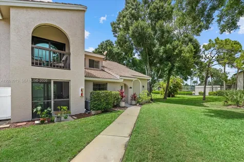 940 Augusta Naples FL 34113