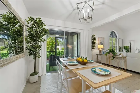 940 Augusta Naples FL 34113