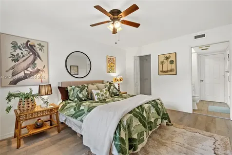 940 Augusta Naples FL 34113