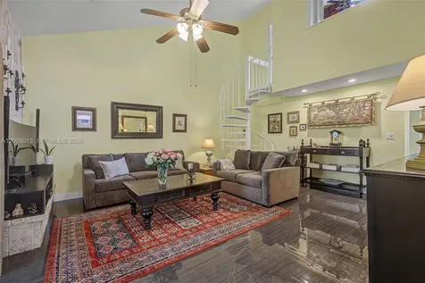 6671 SW 70th Terrace South Miami FL 33143