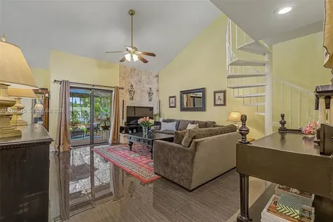 6671 SW 70th Terrace South Miami FL 33143