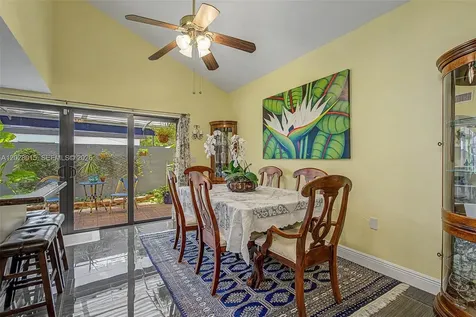 6671 SW 70th Terrace South Miami FL 33143
