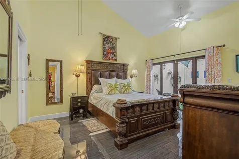6671 SW 70th Terrace South Miami FL 33143