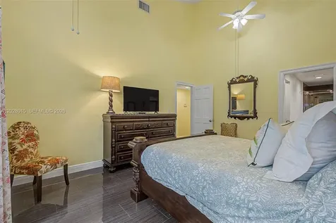 6671 SW 70th Terrace South Miami FL 33143