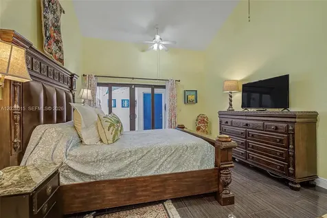 6671 SW 70th Terrace South Miami FL 33143