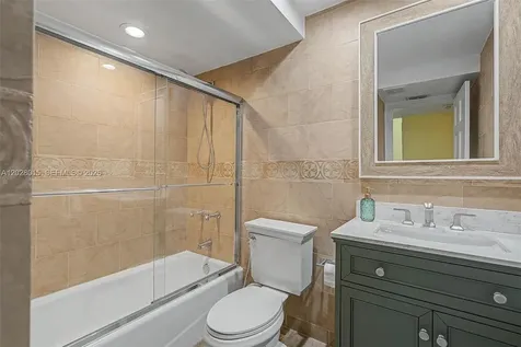 6671 SW 70th Terrace South Miami FL 33143