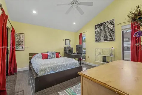 6671 SW 70th Terrace South Miami FL 33143