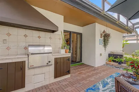 6671 SW 70th Terrace South Miami FL 33143