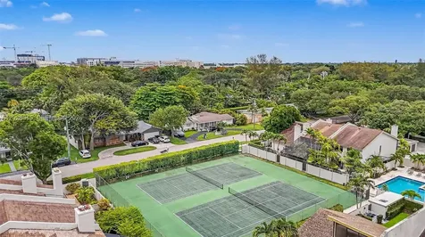 6671 SW 70th Terrace South Miami FL 33143