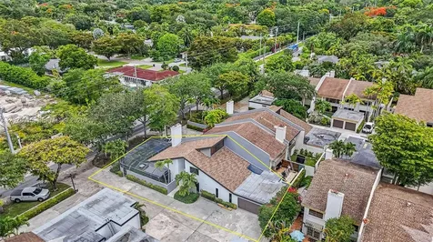 6671 SW 70th Terrace South Miami FL 33143
