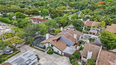 6671 SW 70th Terrace South Miami FL 33143