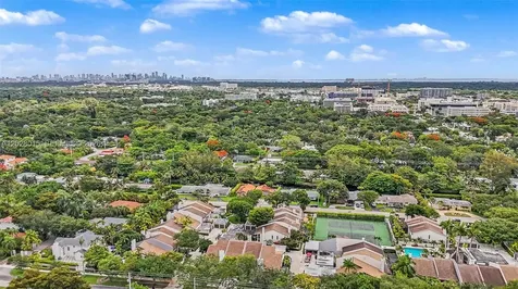 6671 SW 70th Terrace South Miami FL 33143
