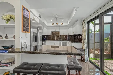 6671 SW 70th Terrace South Miami FL 33143
