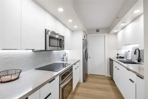 6917 Collins Avenue Miami Beach FL 33141