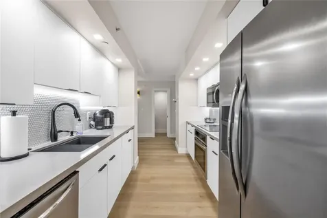 6917 Collins Avenue Miami Beach FL 33141