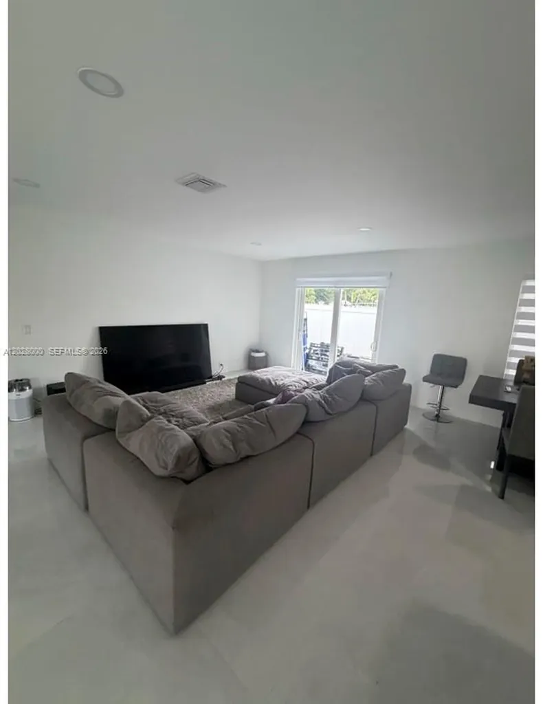 1110 S 14th Avenue Hollywood FL 33020