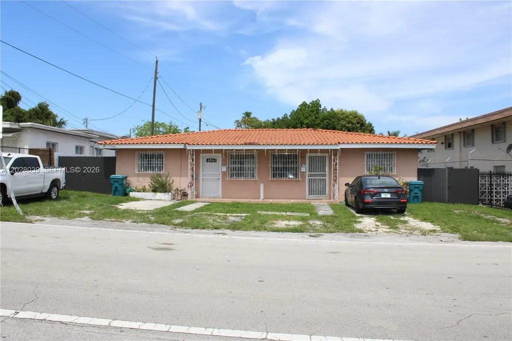 1040 NW 23rd Court Miami FL 33125