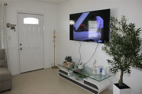1040 NW 23rd Court Miami FL 33125