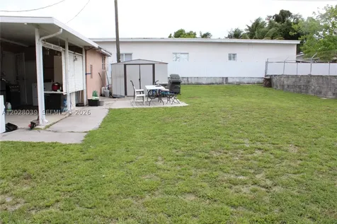 1040 NW 23rd Court Miami FL 33125