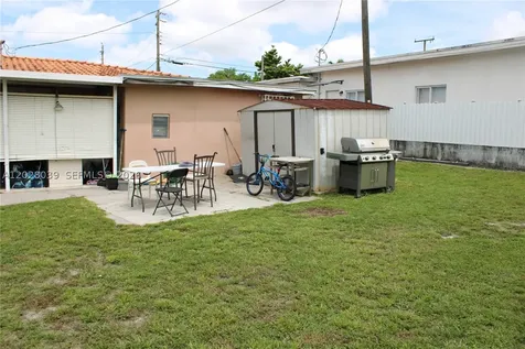 1040 NW 23rd Court Miami FL 33125
