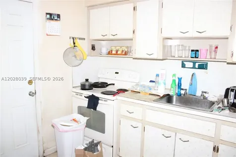 1040 NW 23rd Court Miami FL 33125