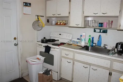 1040 NW 23rd Court Miami FL 33125