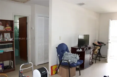 1040 NW 23rd Court Miami FL 33125