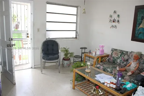 1040 NW 23rd Court Miami FL 33125
