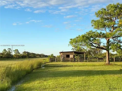 12245 NE 56th Avenue Okeechobee FL 34972