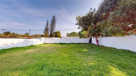 1284 NE 111th Street Miami FL 33161