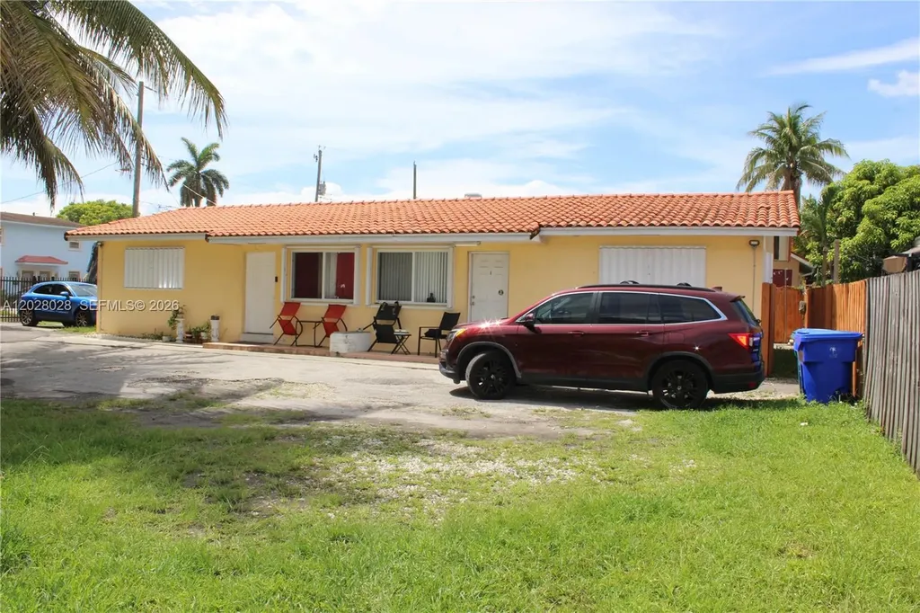 1022 NW 22nd Place Miami FL 33125