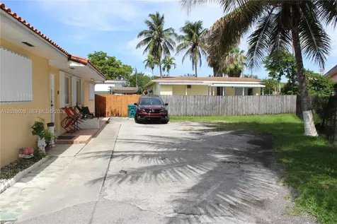 1022 NW 22nd Place Miami FL 33125