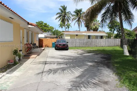 1022 NW 22nd Place Miami FL 33125