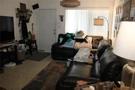 1022 NW 22nd Place Miami FL 33125